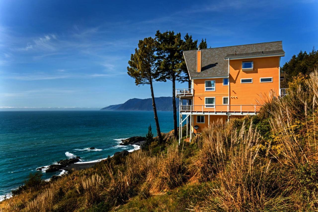 Amazing Oceanview 2 Bedroom Oceanfront! By Oceanviewhottubs Shelter Cove, Ca Tesla Ev Station 외부 사진